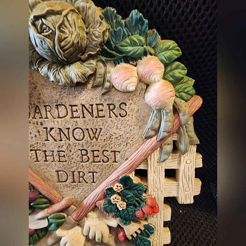 Gardeners Know The Best Dirt Resin Wall Plaque Country Garden Decor